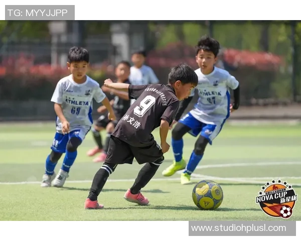 足球明星身高对比分析图揭示运动员身高与表现之间的关系