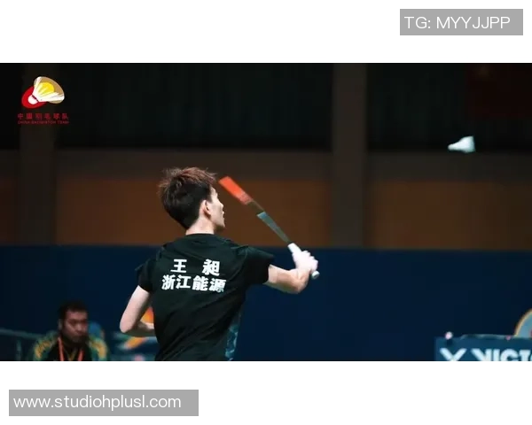 重庆羽毛球队技术实力强劲荣登全国第十名引发关注与期待